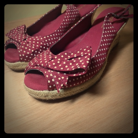 Naturalizer Red Polka Dot Wedge Shoes Size 8 - Picture 1 of 4